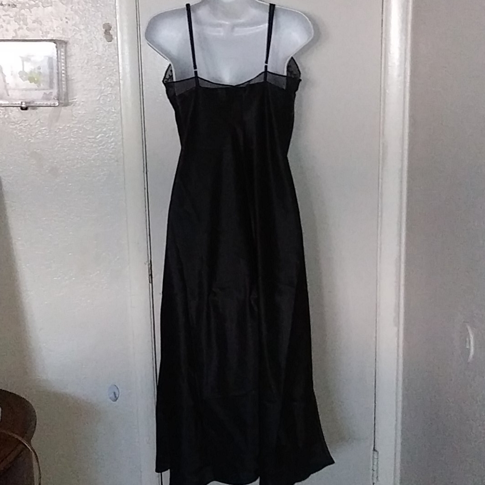 Halston slip - Picture 4 of 4
